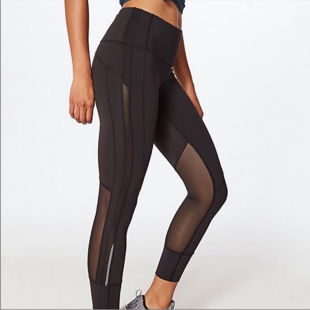 EUC Lululemon Hit It Crop Tight (21") Size 6